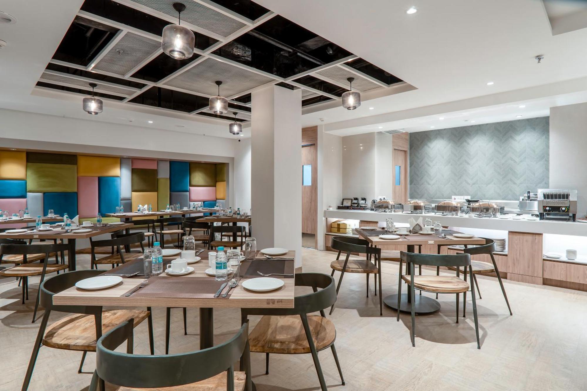 Hotel Le Roi Express Karol Bagh Делі Екстер'єр фото