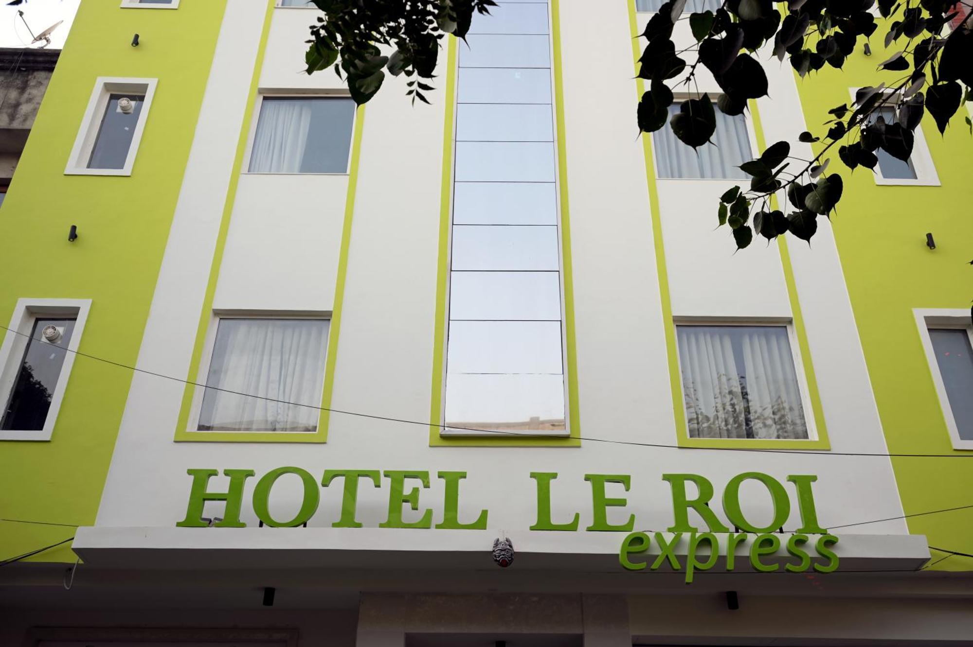 Hotel Le Roi Express Karol Bagh Делі Екстер'єр фото
