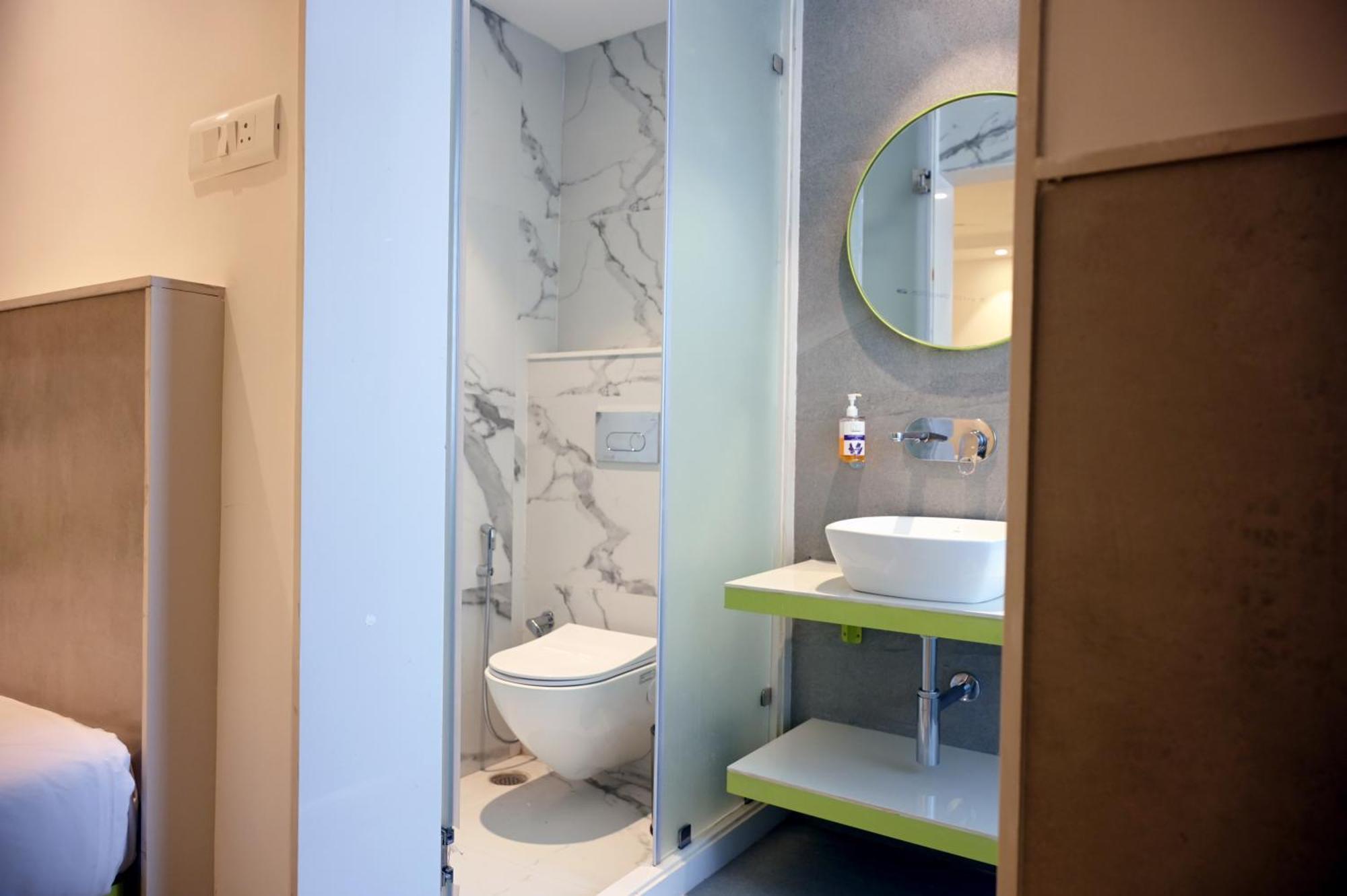 Hotel Le Roi Express Karol Bagh Делі Екстер'єр фото
