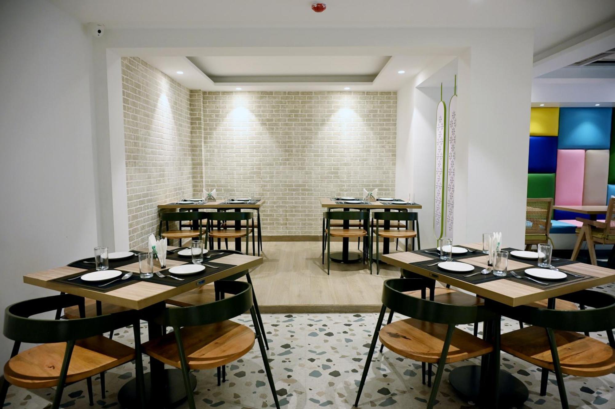 Hotel Le Roi Express Karol Bagh Делі Екстер'єр фото